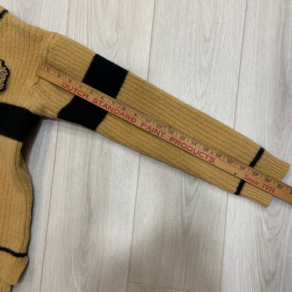 New Warner Bros. STUDIO HARRY POTTER HUFFLEPUFF QUIDDITCH Brown SWEATER XL - Picture 8 of 13